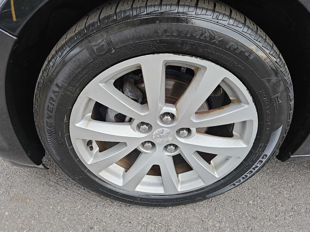 Photo 9 of this CHEVROLET MALIBU