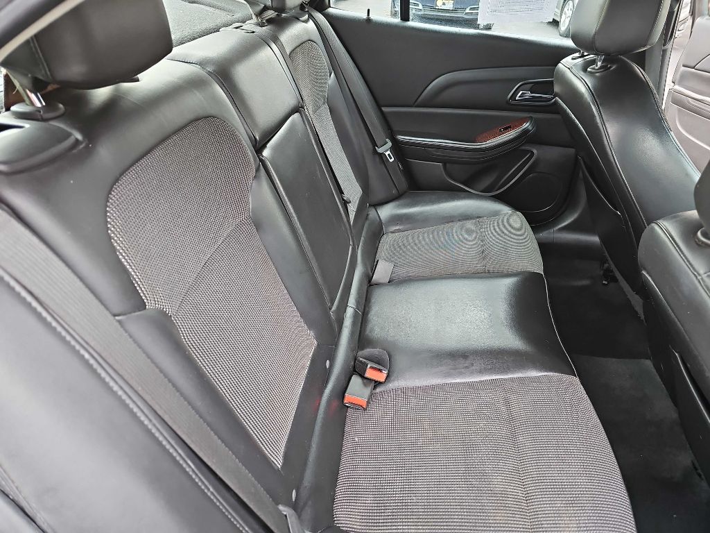 Photo 28 of this CHEVROLET MALIBU
