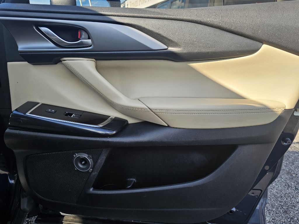 Photo 42 of this MAZDA CX-9 TURING