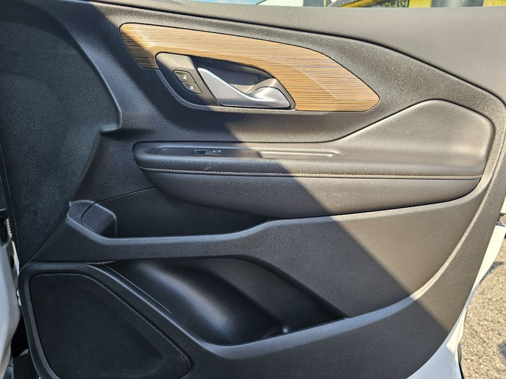 Photo 111 of this GMC TERRAIN SLE