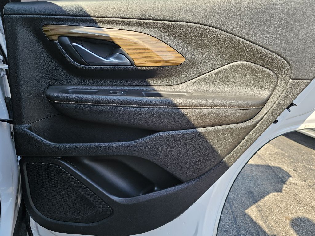 Photo 70 of this GMC TERRAIN SLE