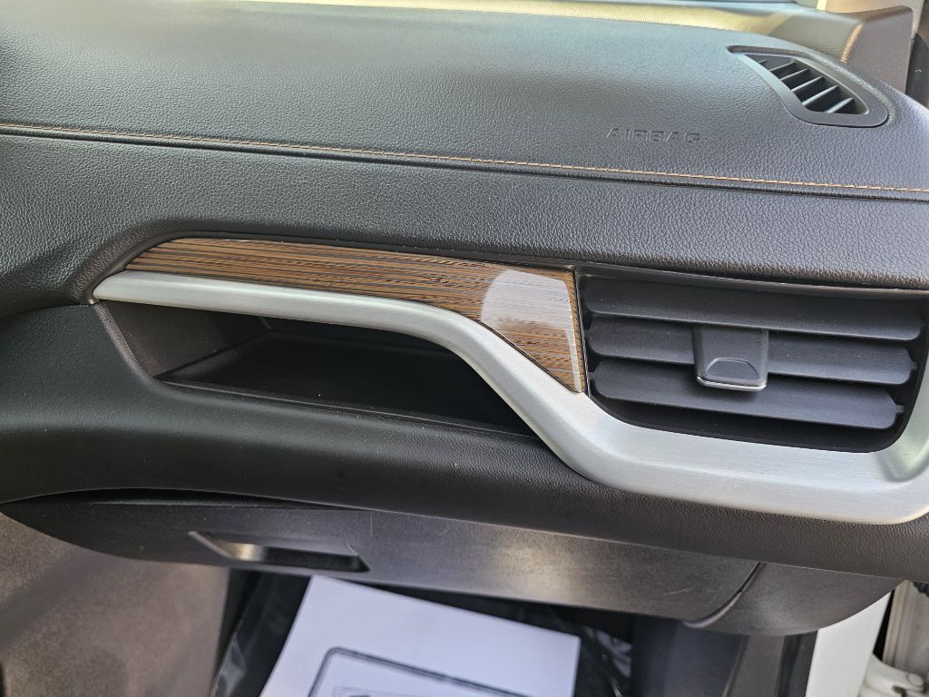 Photo 97 of this GMC TERRAIN SLE