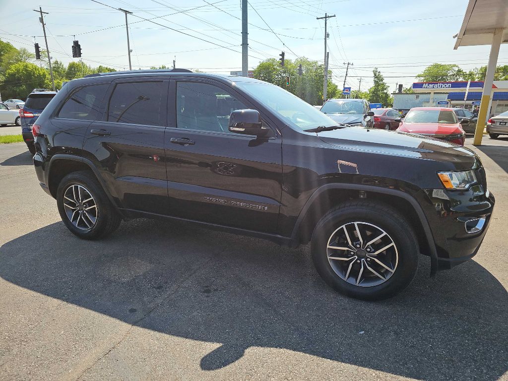 Photo 26 of this JEEP GRAND CHEROKEE