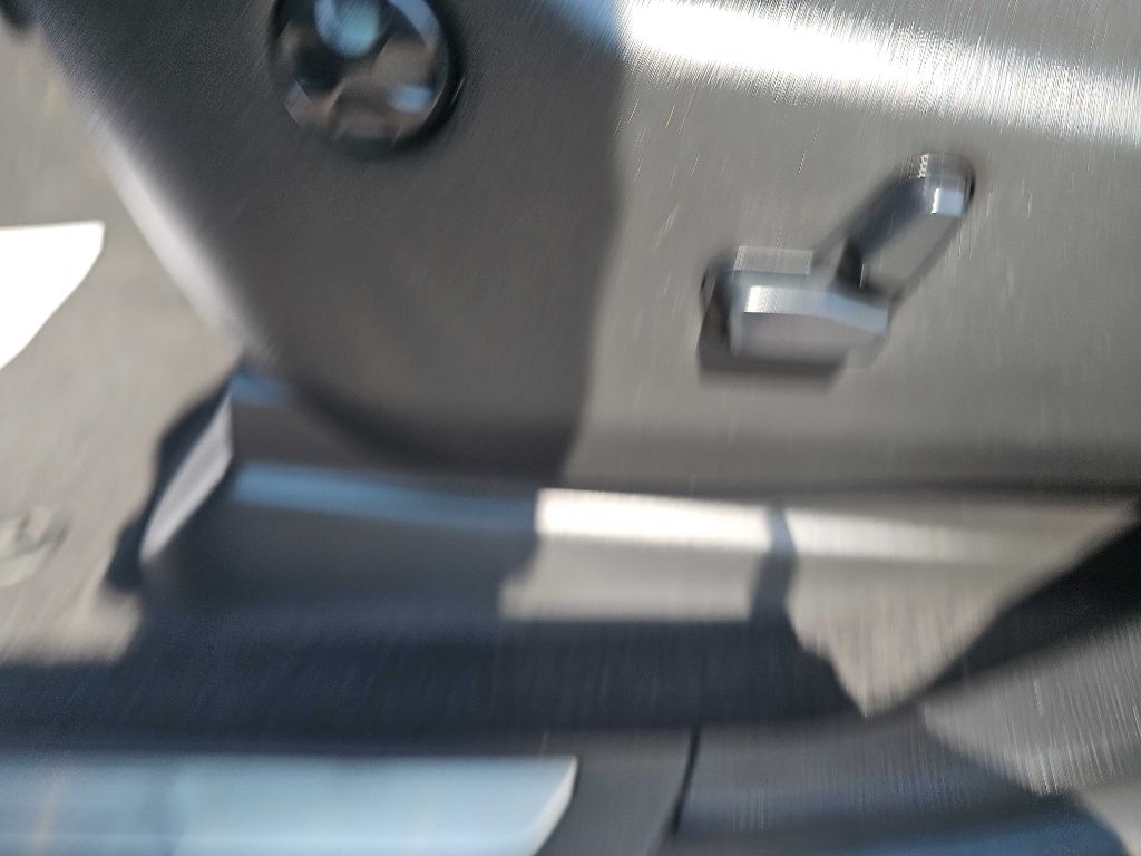 Photo 43 of this JEEP GRAND CHEROKEE