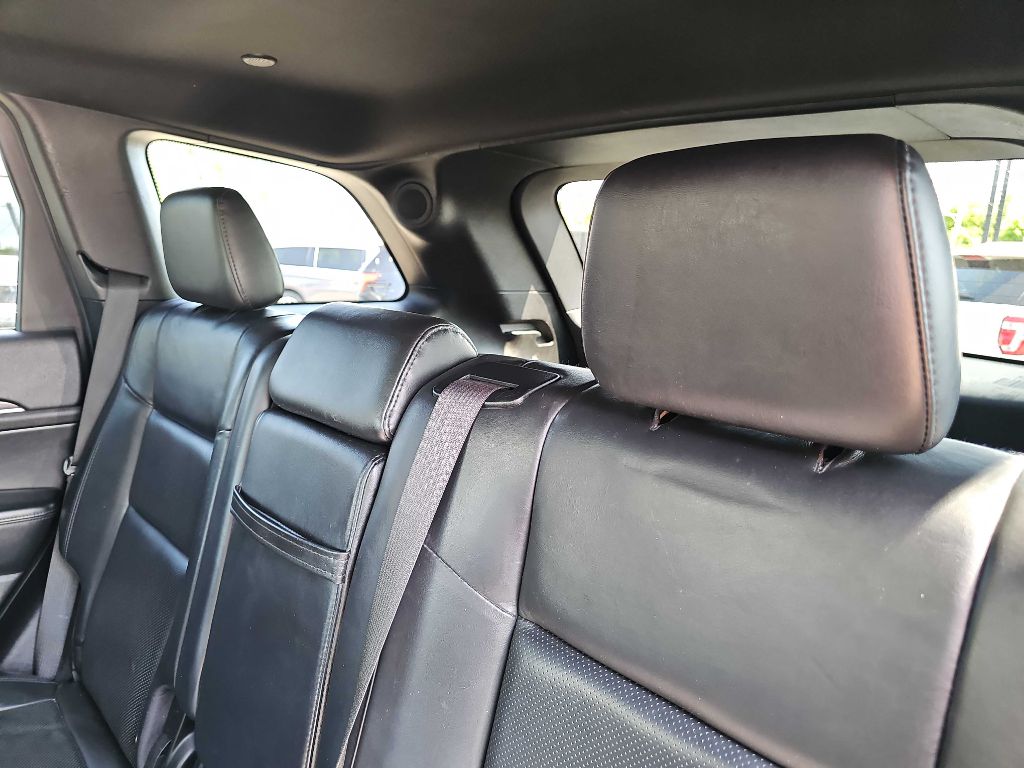 Photo 46 of this JEEP GRAND CHEROKEE