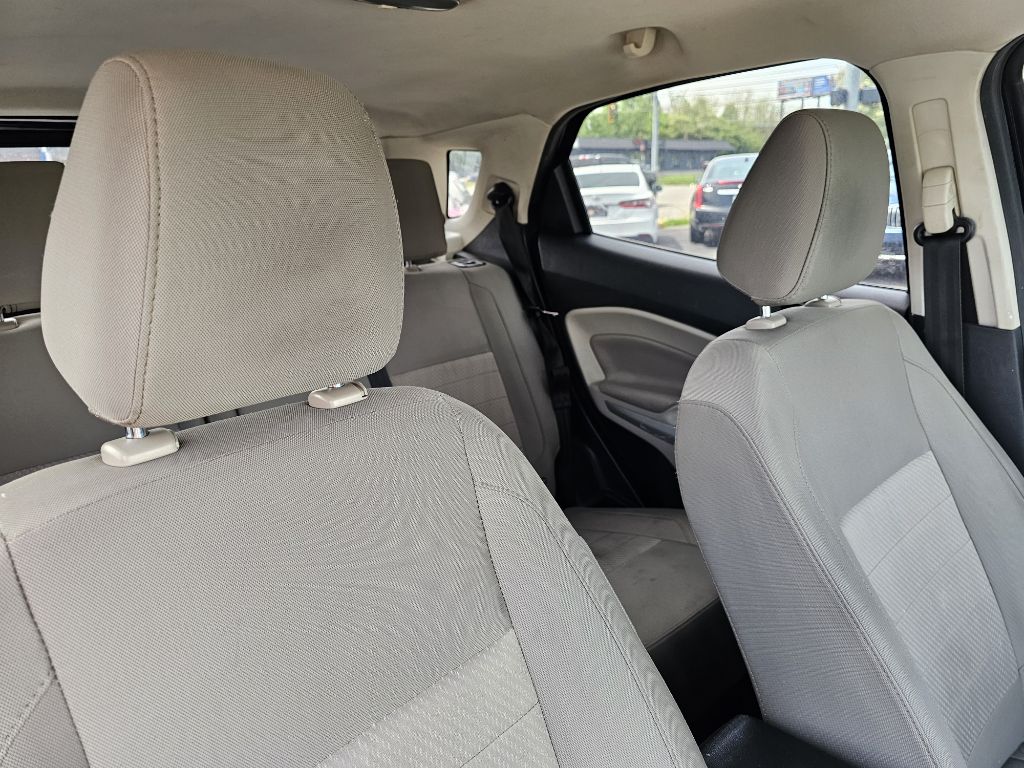 Photo 37 of this FORD ECOSPORT