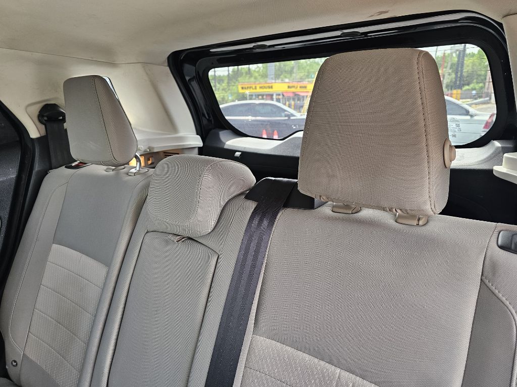 Photo 30 of this FORD ECOSPORT