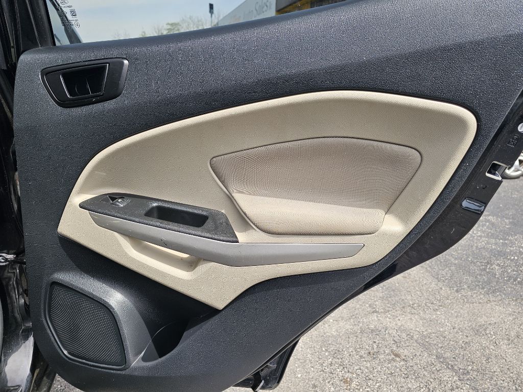 Photo 35 of this FORD ECOSPORT