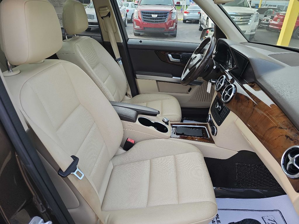 Photo 50 of this MERCEDES-BENZ GLK 350