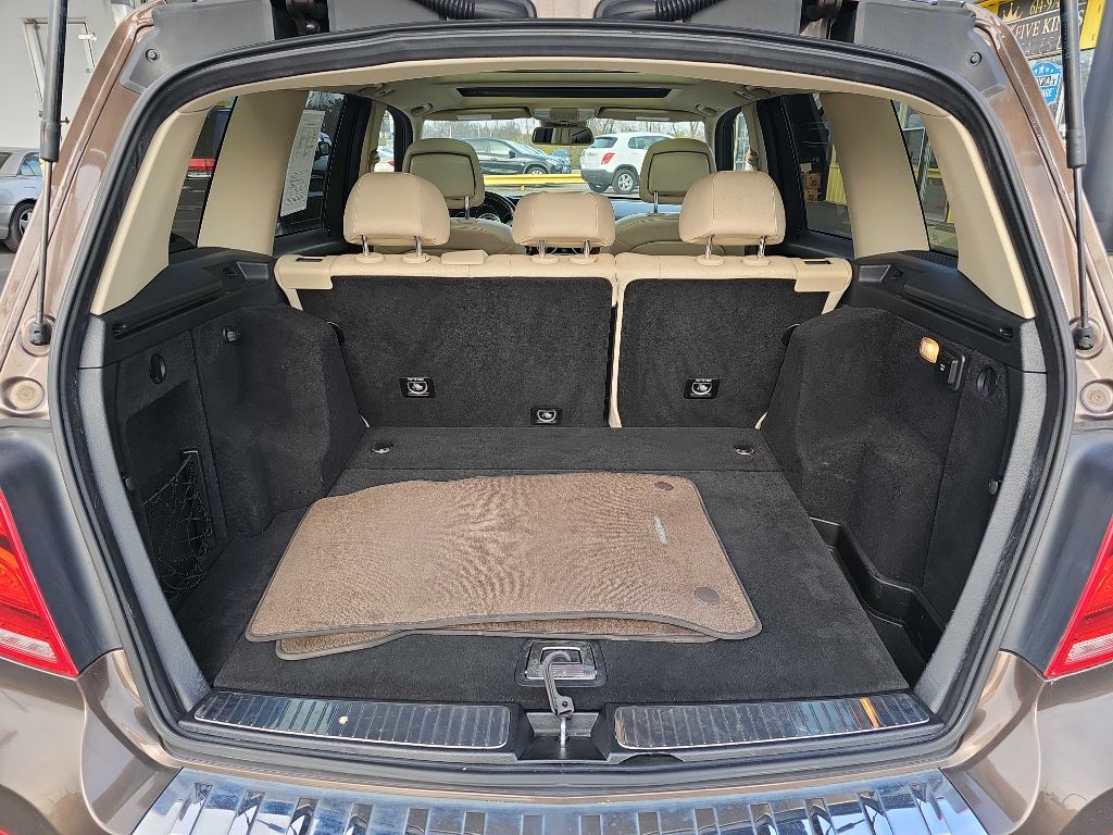 Photo 46 of this MERCEDES-BENZ GLK 350