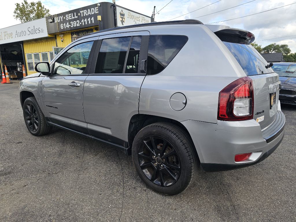 Photo 13 of this JEEP COMPASS