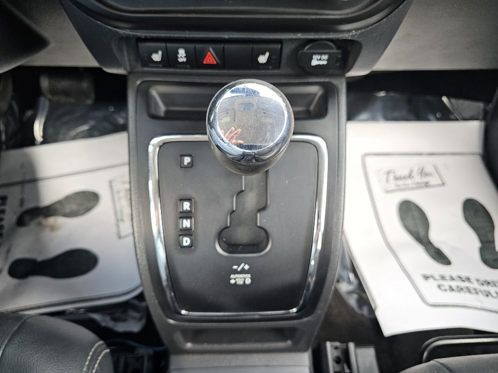 Photo 30 of this JEEP COMPASS