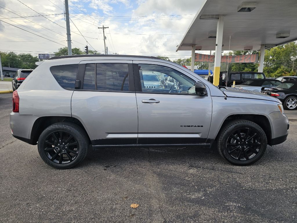Photo 18 of this JEEP COMPASS