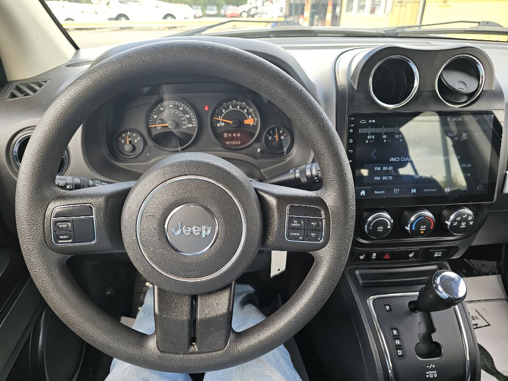 Photo 27 of this JEEP COMPASS