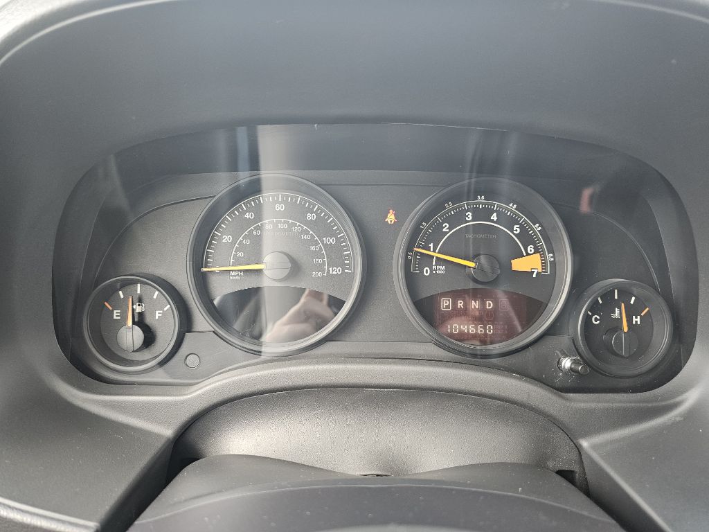 Photo 33 of this JEEP COMPASS