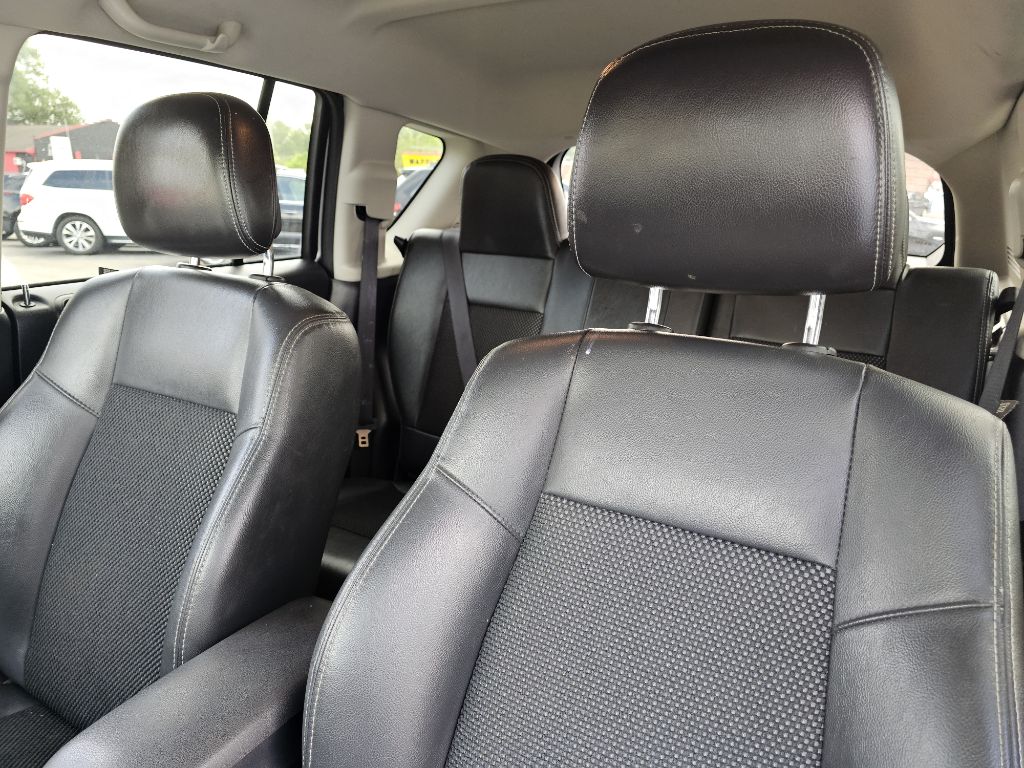Photo 25 of this JEEP COMPASS