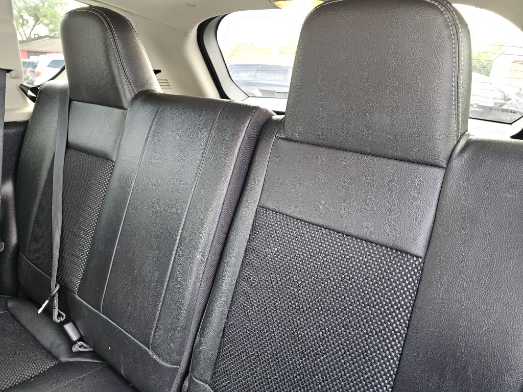 Photo 36 of this JEEP COMPASS