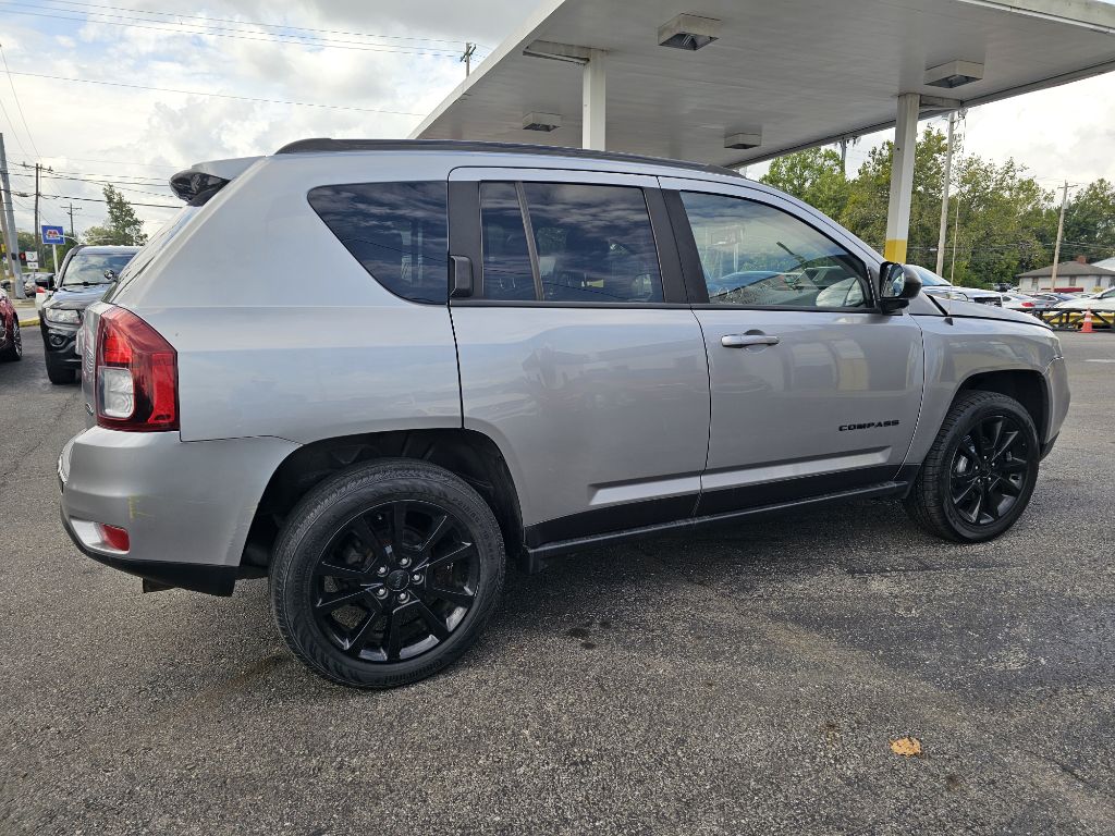 Photo 17 of this JEEP COMPASS
