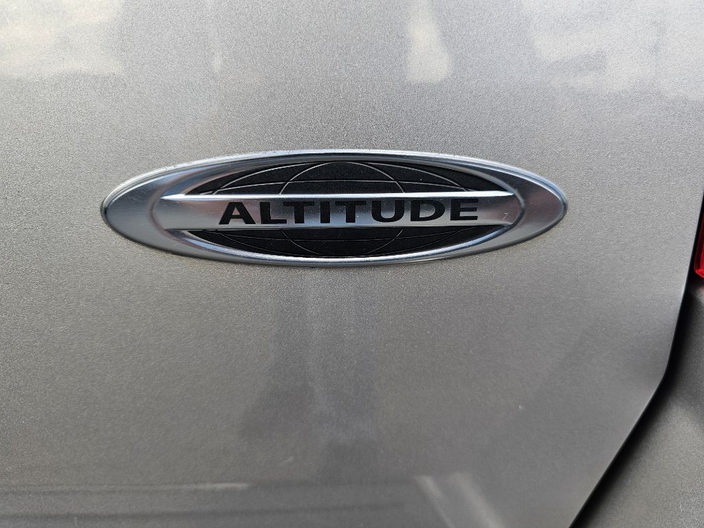 Photo 20 of this JEEP COMPASS