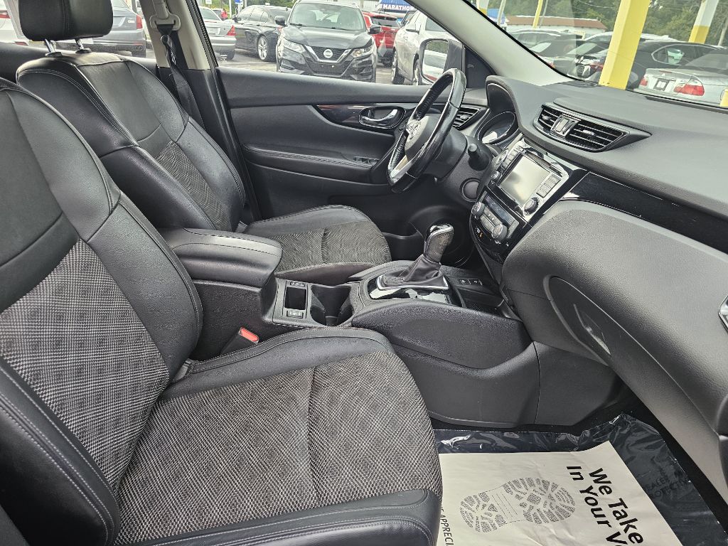 Photo 40 of this NISSAN ROGUE SPORT SV