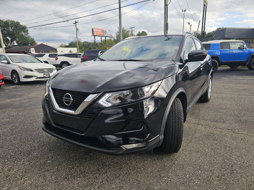 Photo 3 of this NISSAN ROGUE SPORT SV