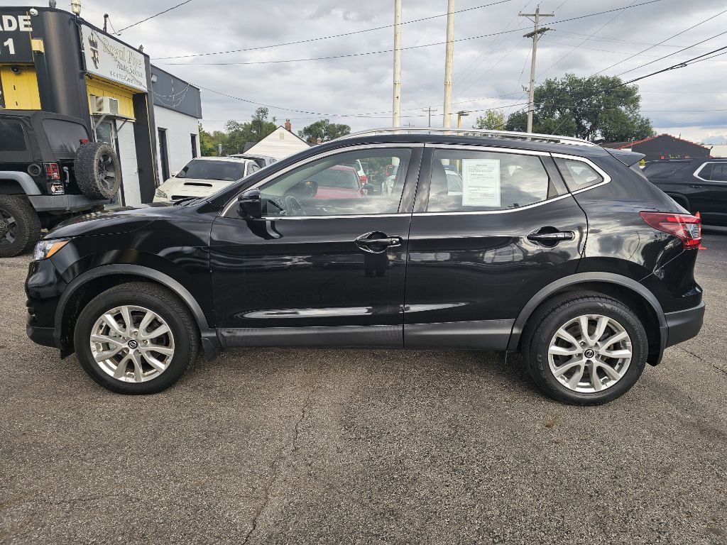 Photo 10 of this NISSAN ROGUE SPORT SV