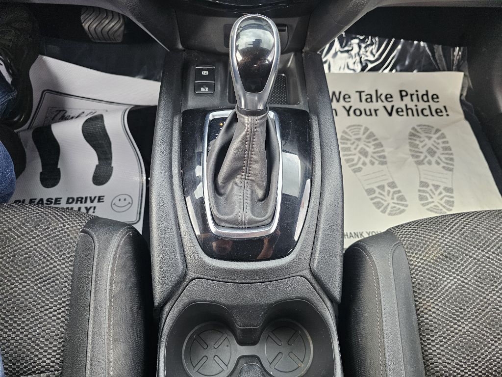 Photo 26 of this NISSAN ROGUE SPORT SV