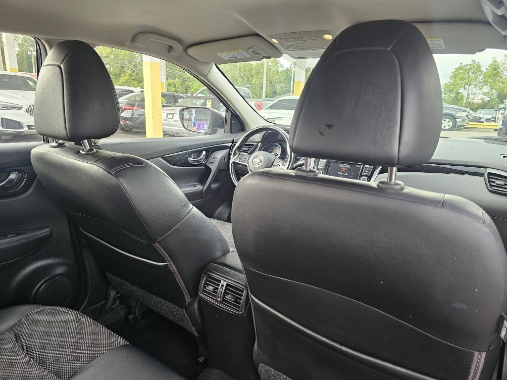 Photo 38 of this NISSAN ROGUE SPORT SV