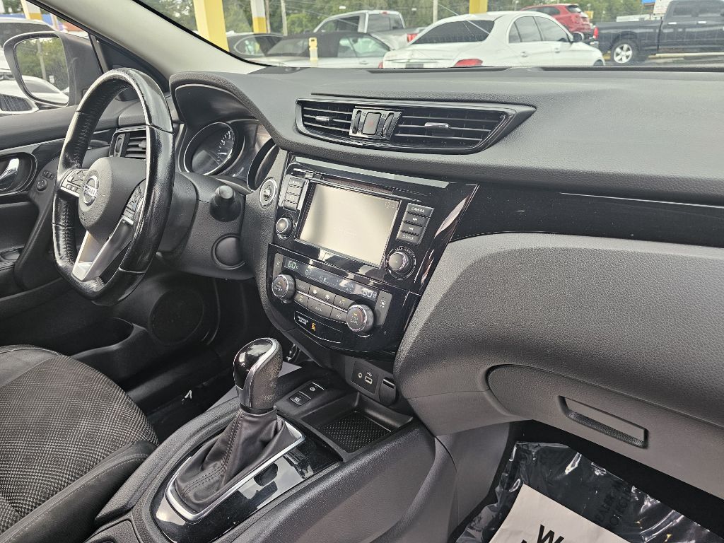 Photo 43 of this NISSAN ROGUE SPORT SV