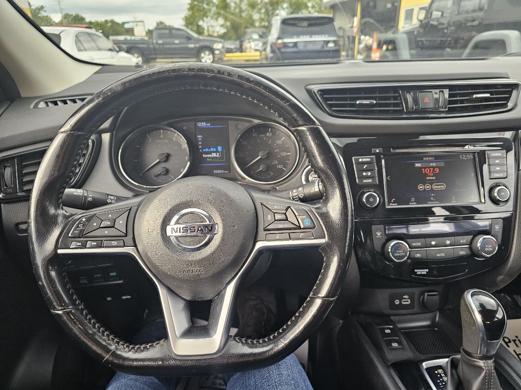 Photo 22 of this NISSAN ROGUE SPORT SV