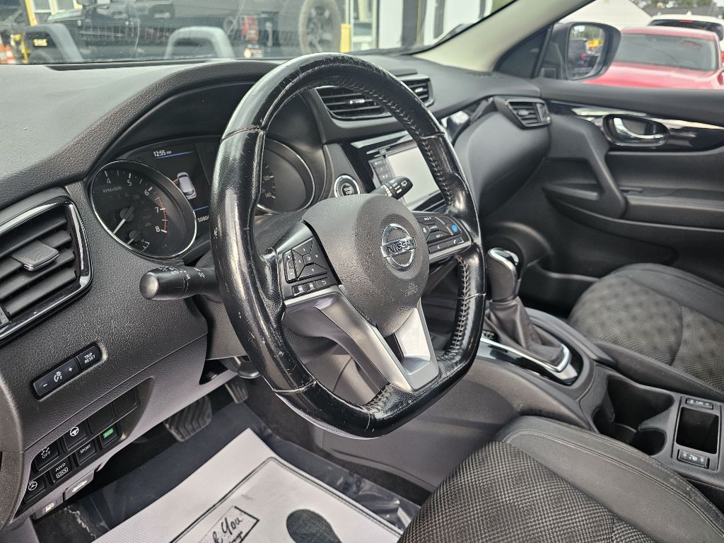 Photo 20 of this NISSAN ROGUE SPORT SV