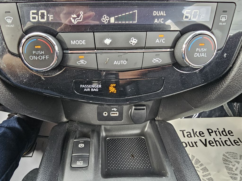 Photo 24 of this NISSAN ROGUE SPORT SV
