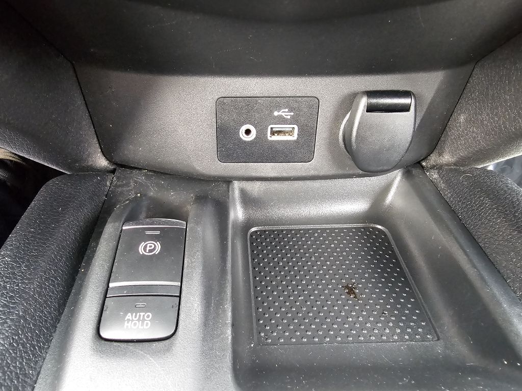 Photo 25 of this NISSAN ROGUE SPORT SV