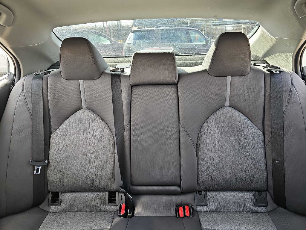 Photo 30 of this TOYOTA CAMRY LE