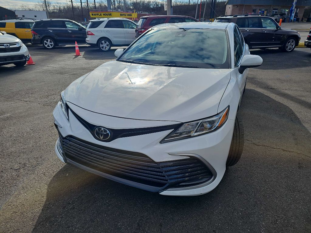 Photo 10 of this TOYOTA CAMRY LE