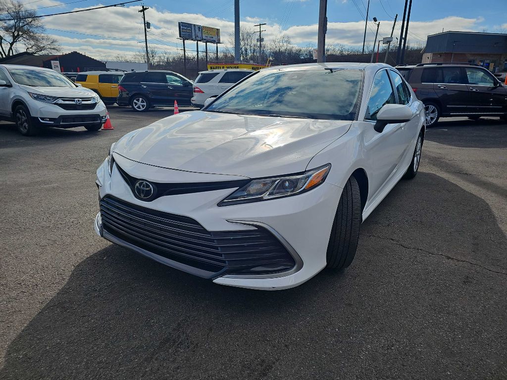 Photo 9 of this TOYOTA CAMRY LE