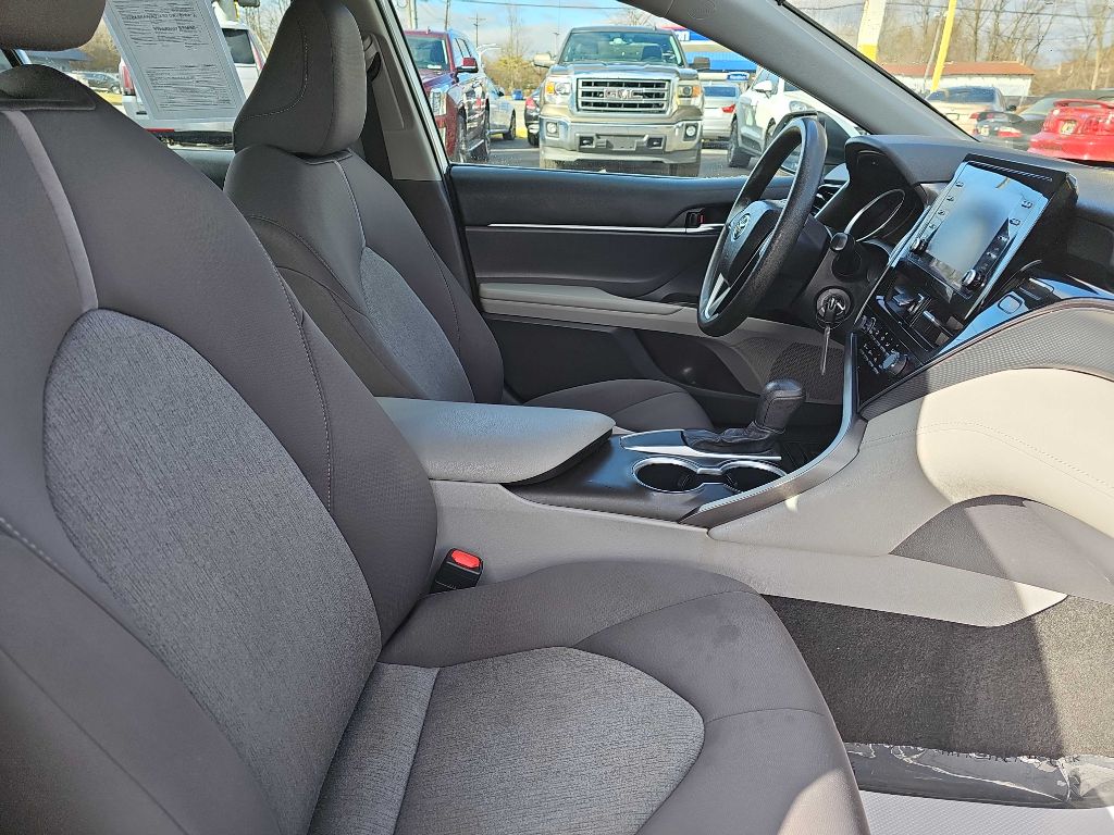 Photo 51 of this TOYOTA CAMRY LE