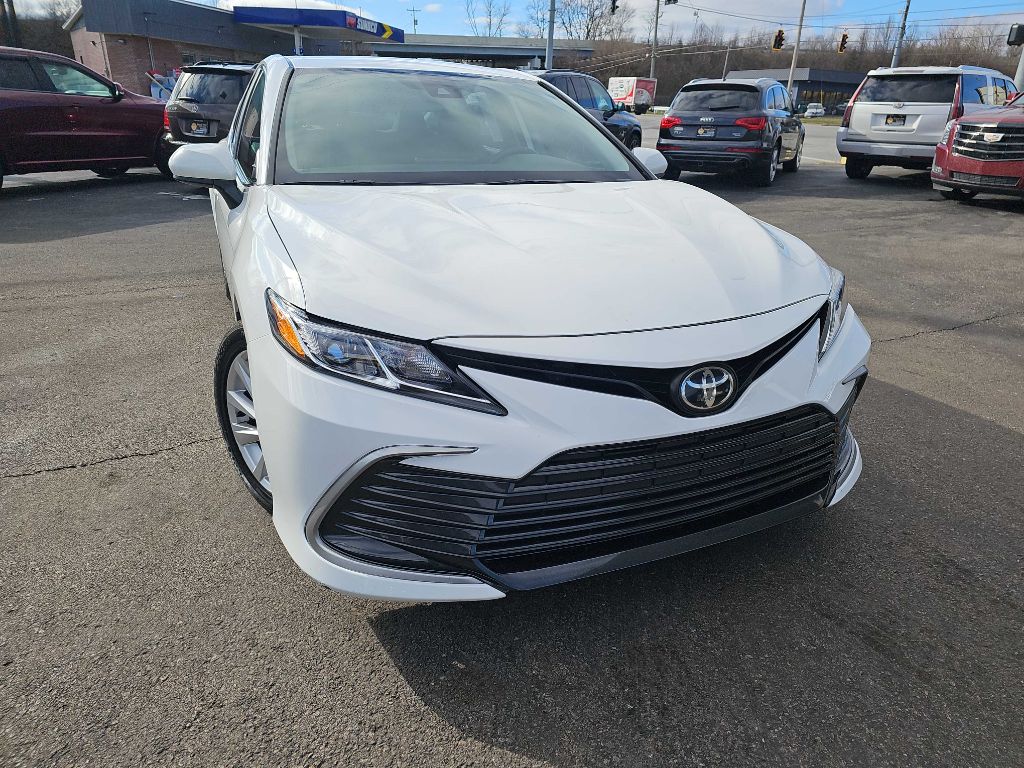 Photo 7 of this TOYOTA CAMRY LE