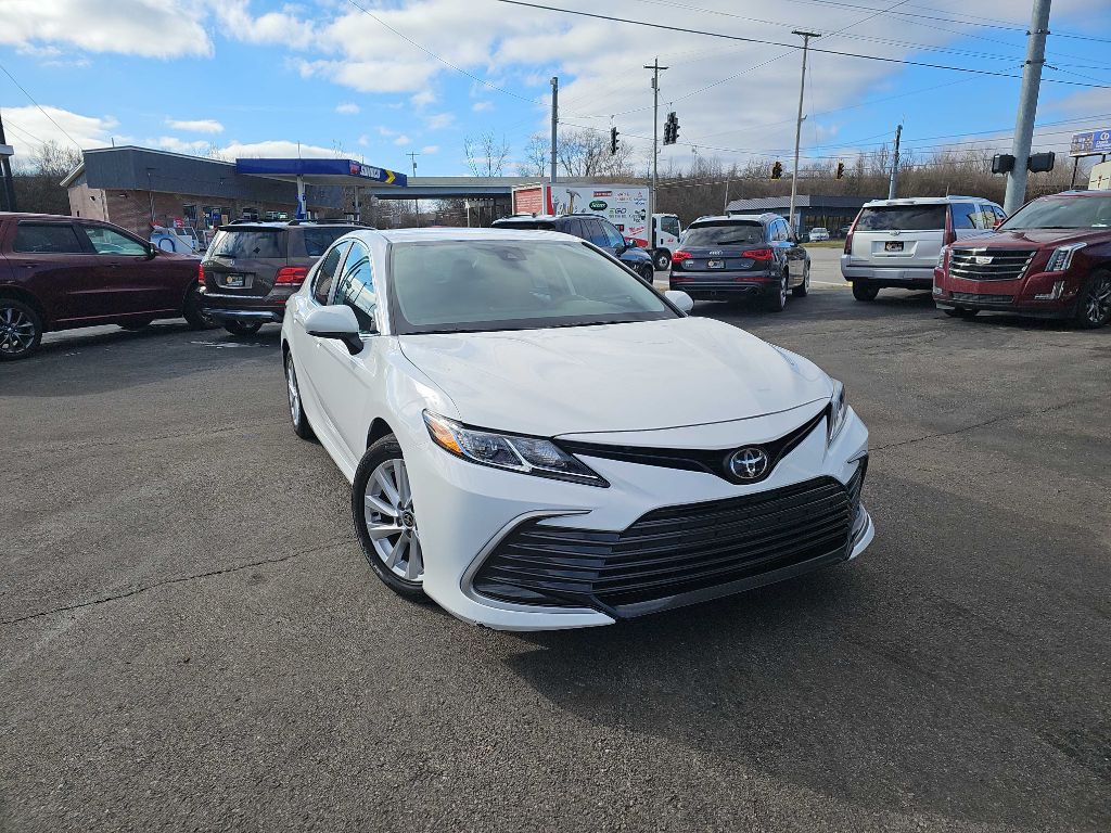Photo 5 of this TOYOTA CAMRY LE