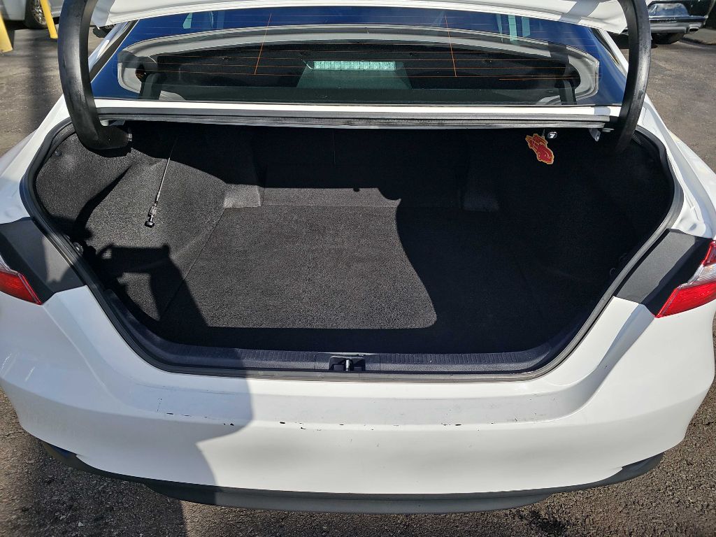 Photo 49 of this TOYOTA CAMRY LE