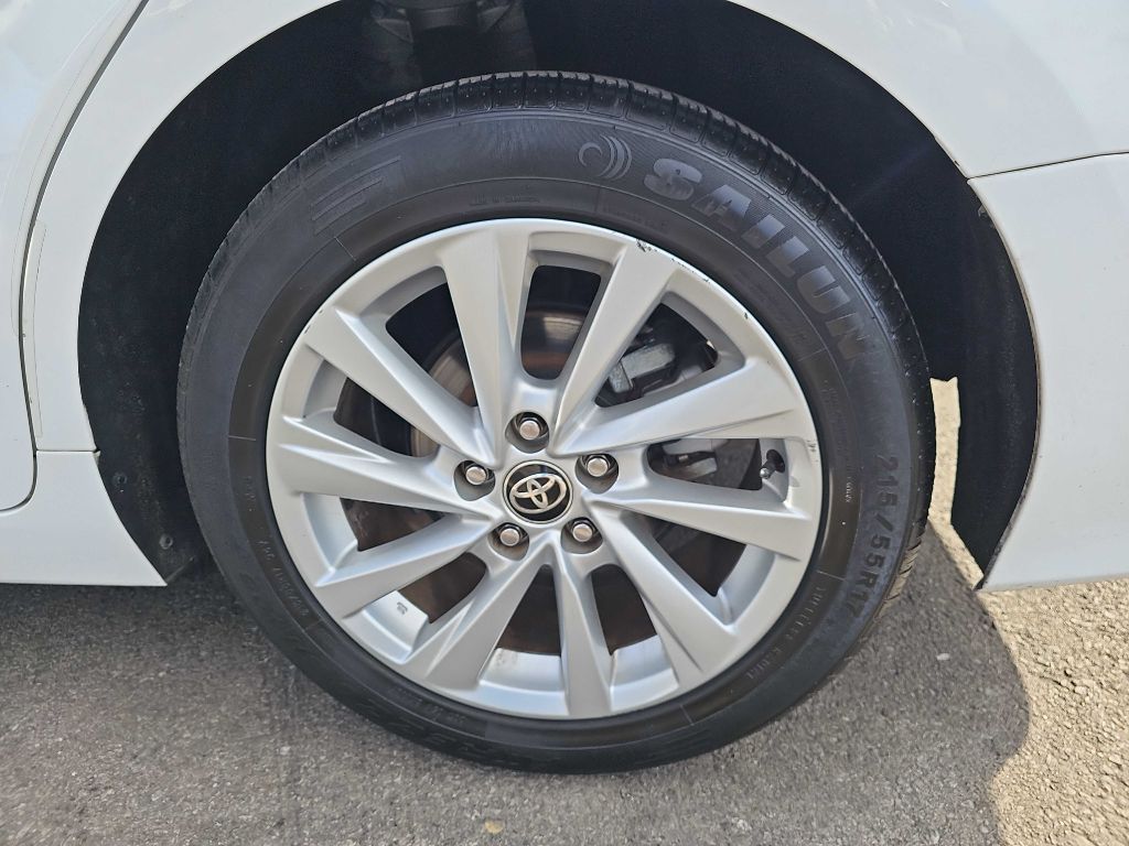 Photo 23 of this TOYOTA CAMRY LE