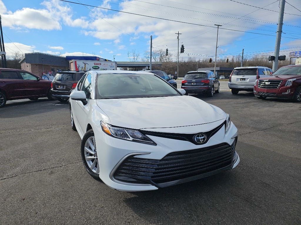 Photo 3 of this TOYOTA CAMRY LE