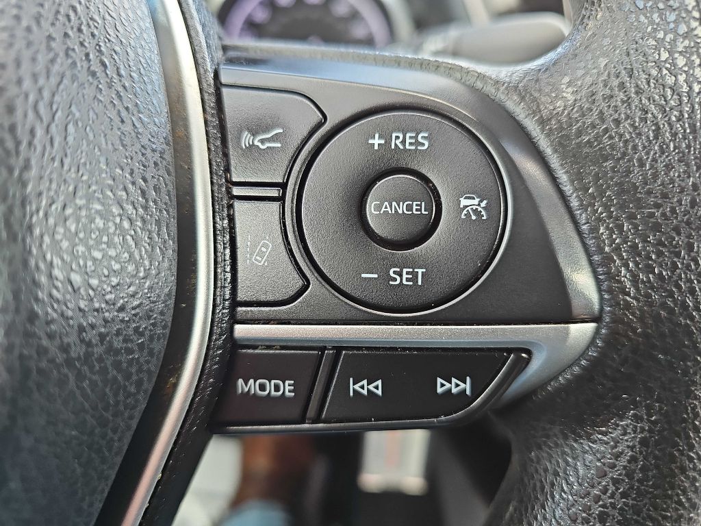 Photo 35 of this TOYOTA CAMRY LE