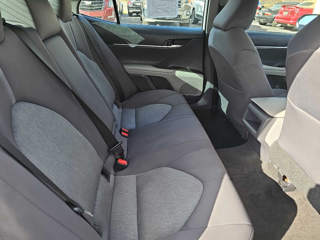 Photo 48 of this TOYOTA CAMRY LE