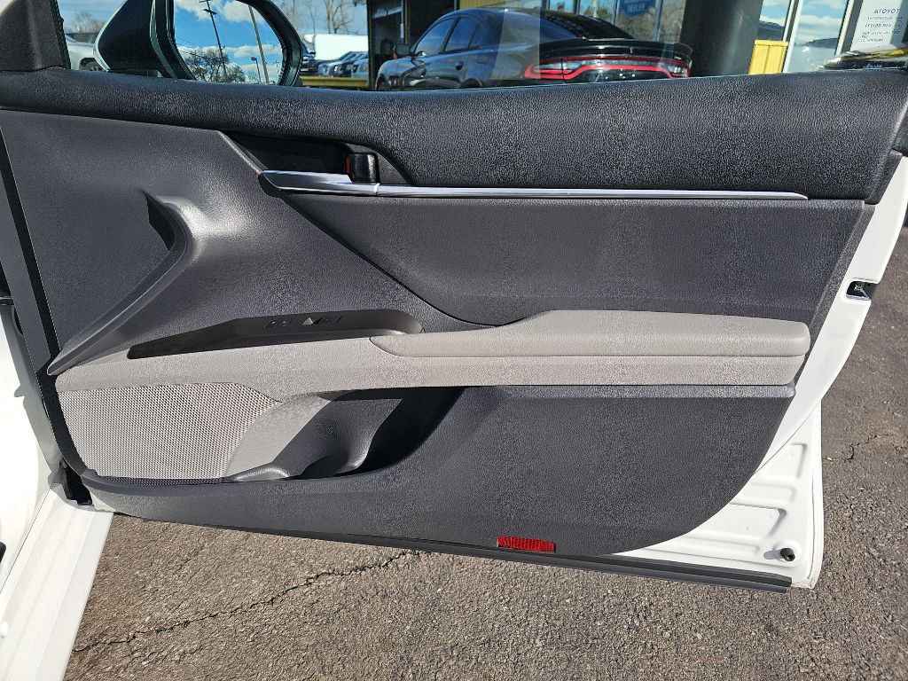 Photo 53 of this TOYOTA CAMRY LE