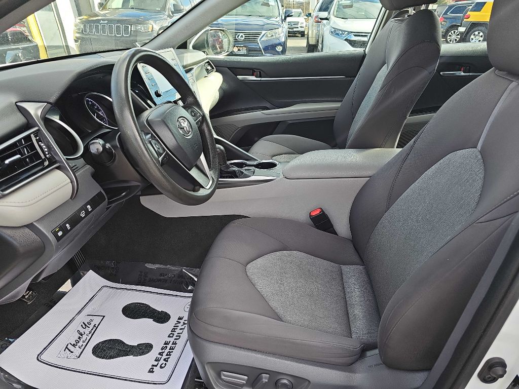 Photo 26 of this TOYOTA CAMRY LE