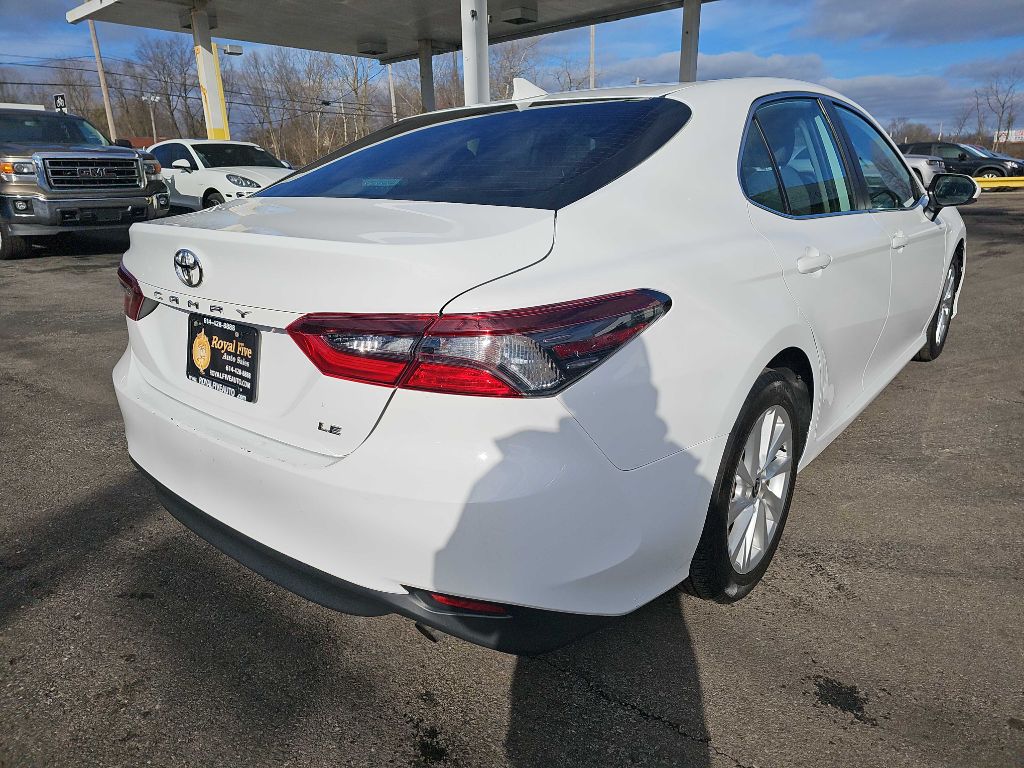 Photo 18 of this TOYOTA CAMRY LE