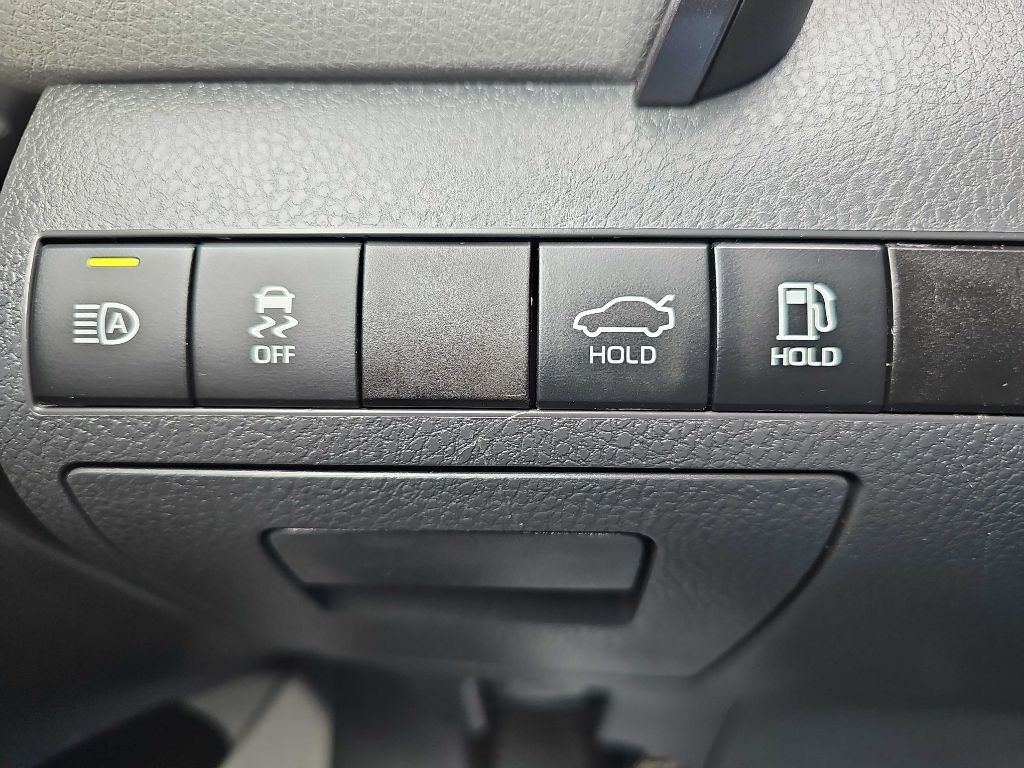 Photo 37 of this TOYOTA CAMRY LE