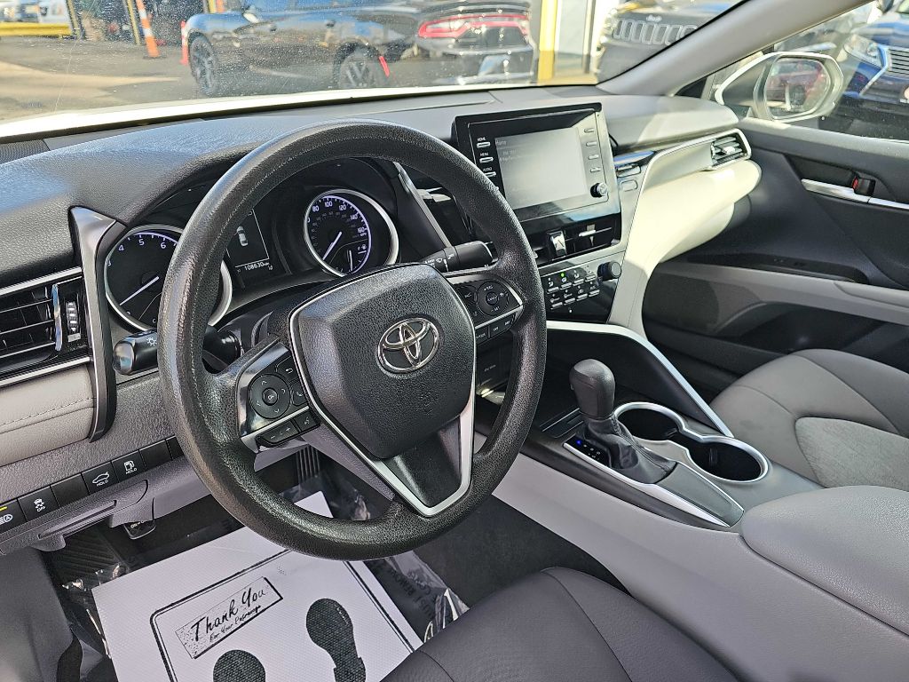 Photo 33 of this TOYOTA CAMRY LE
