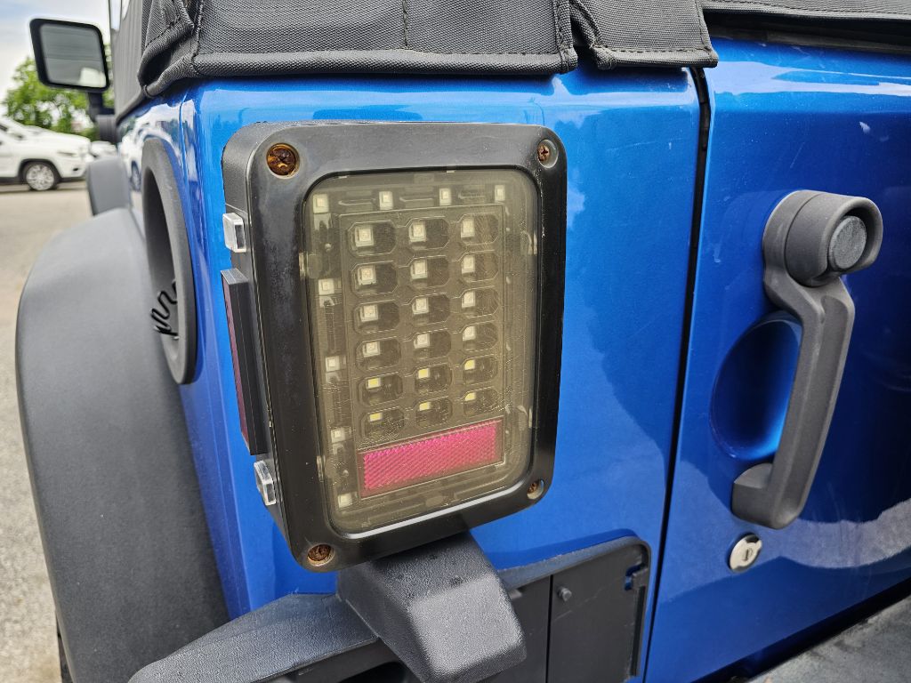 Photo 10 of this JEEP WRANGLER